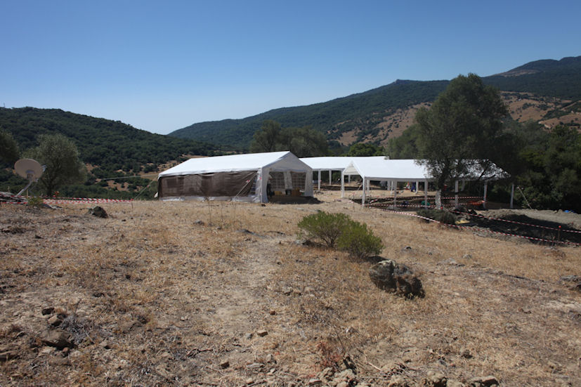 Campo de trabajo de las fosas comunes del Marrufo. Foto: Adrià Riudavets Ramos.