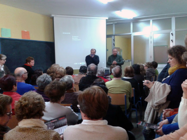 Alumnos del centro de Educación de Adultos Al-Yazirat, de Algeciras