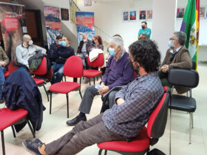 Asistentes a la asamblea, en un momento de los debates.